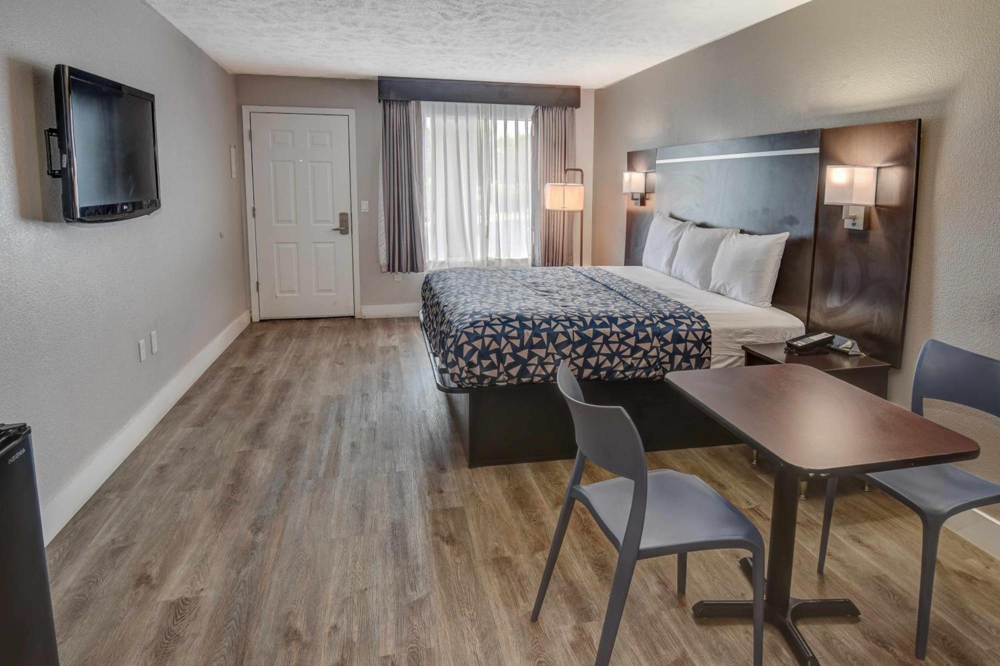 Econo Lodge Sevierville-Pigeon Forge On The River Bagian luar foto