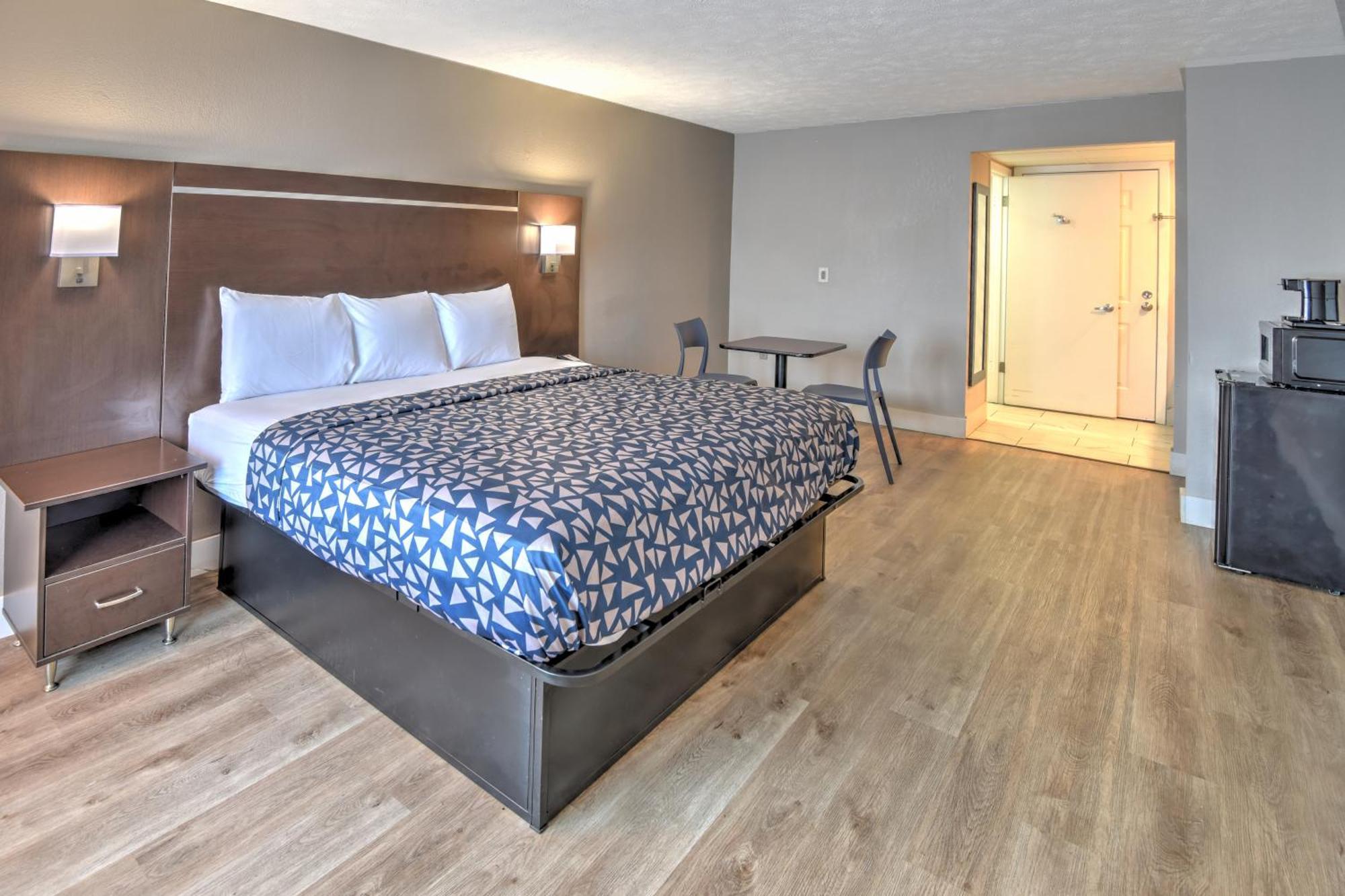 Econo Lodge Sevierville-Pigeon Forge On The River Bagian luar foto