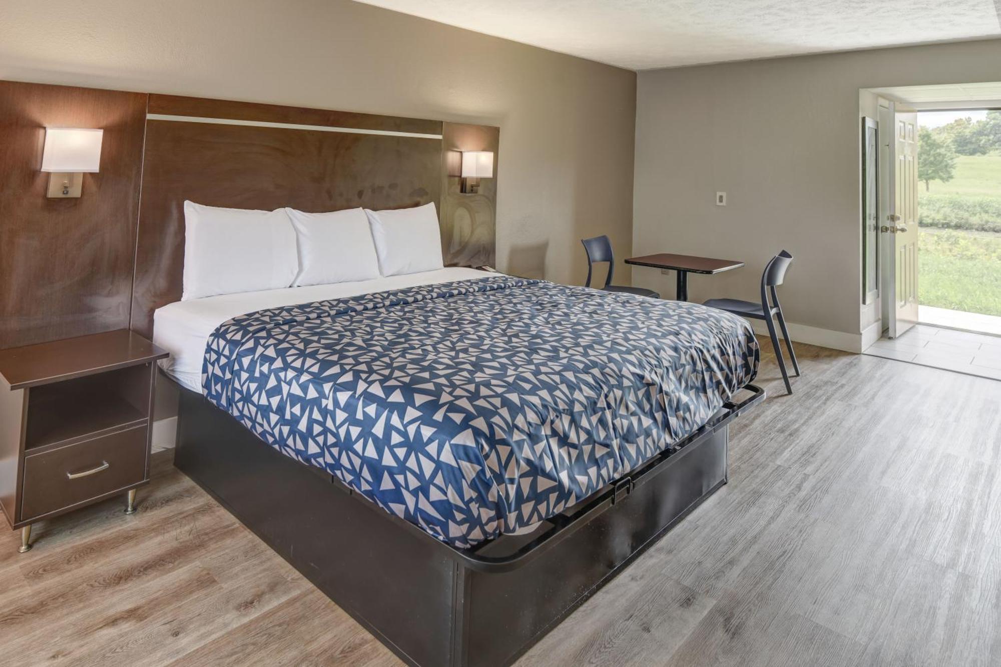Econo Lodge Sevierville-Pigeon Forge On The River Bagian luar foto