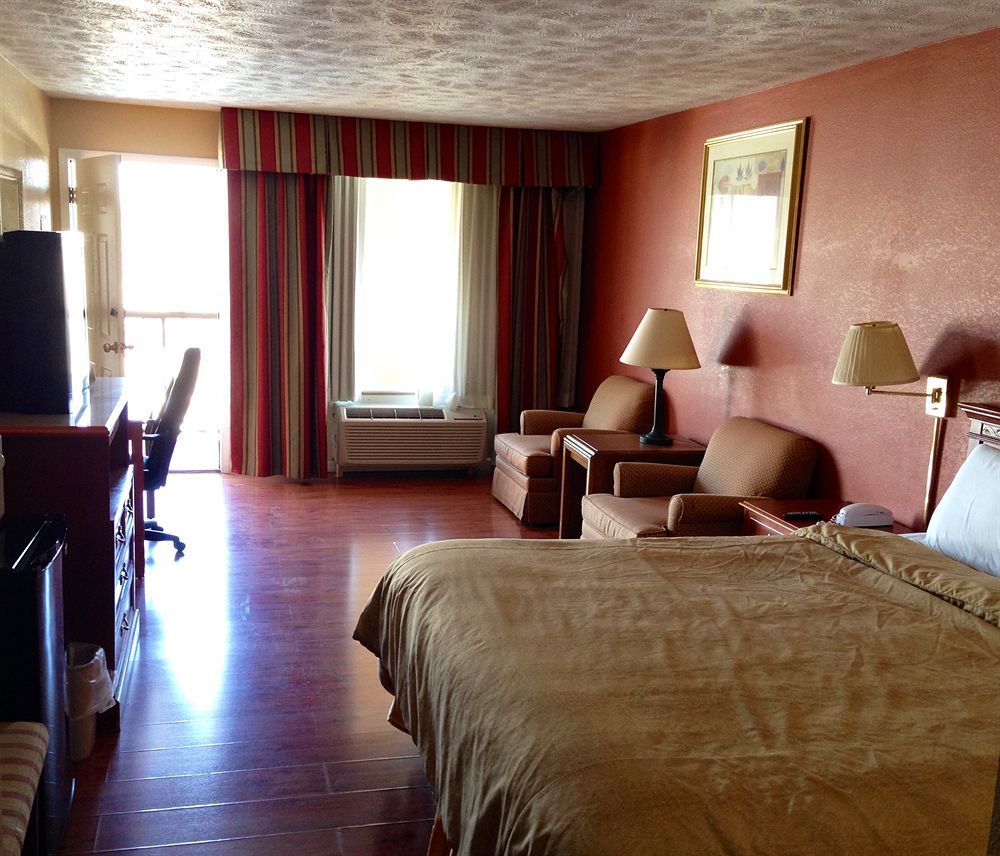 Econo Lodge Sevierville-Pigeon Forge On The River Bagian luar foto