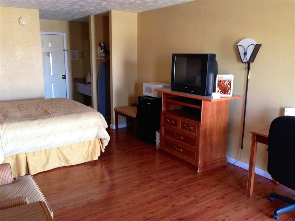 Econo Lodge Sevierville-Pigeon Forge On The River Bagian luar foto