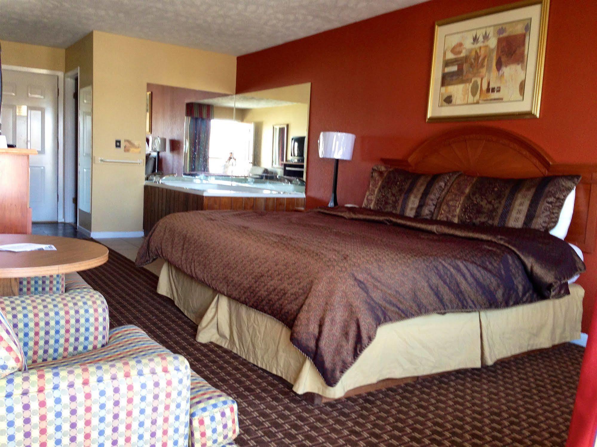 Econo Lodge Sevierville-Pigeon Forge On The River Bagian luar foto