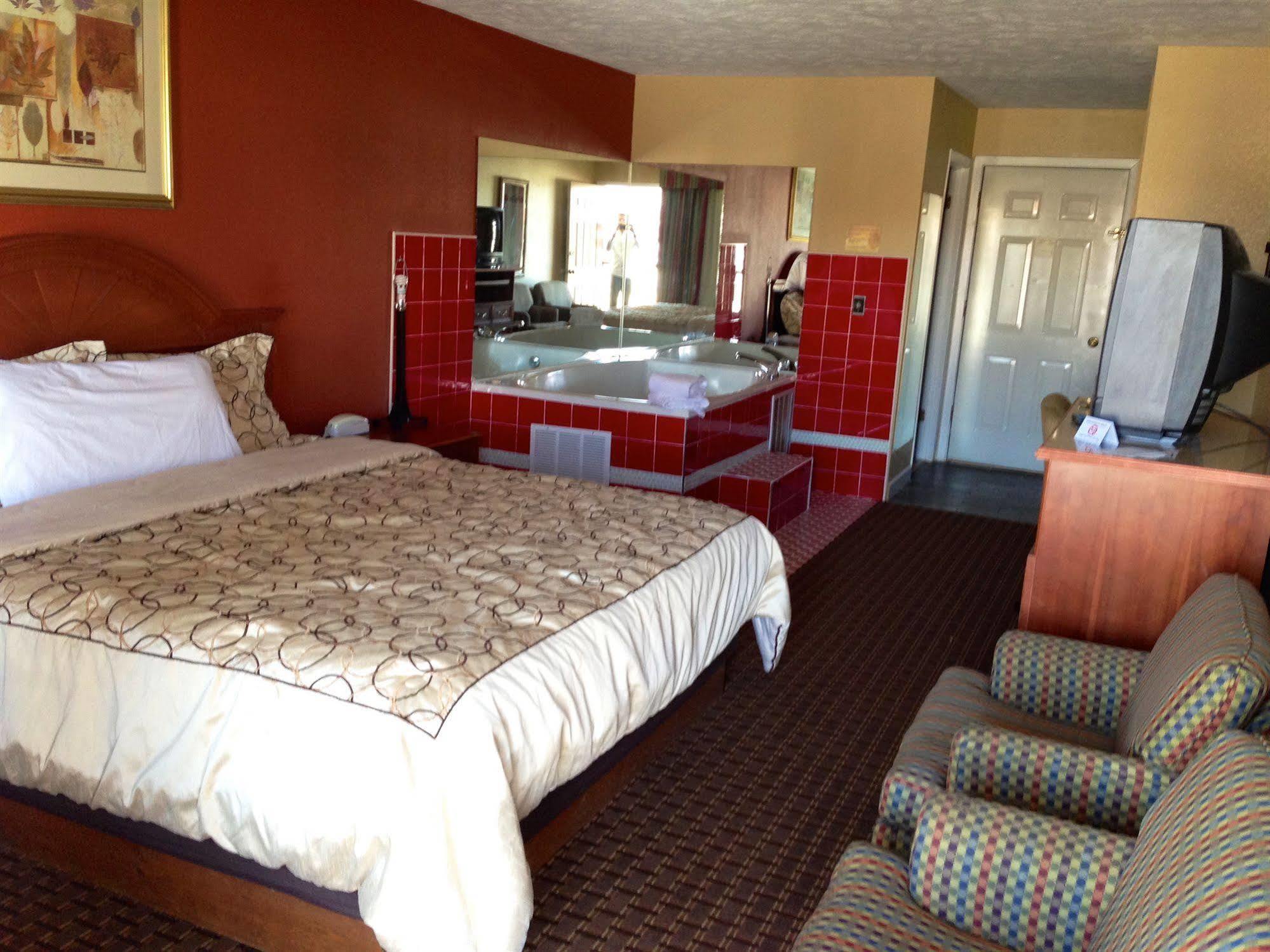 Econo Lodge Sevierville-Pigeon Forge On The River Bagian luar foto